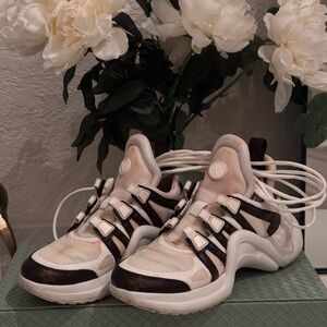NEED RESTORATION- Louis Vuitton Archlight Sneakers